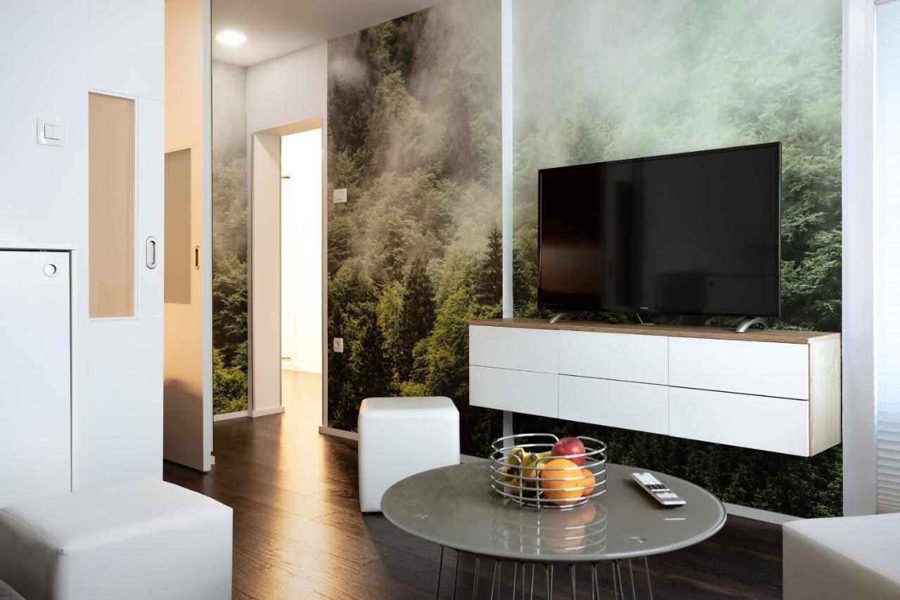 Elegant 1-Bedroom Apartment Near Hill Forest Lublaň Exteriér fotografie
